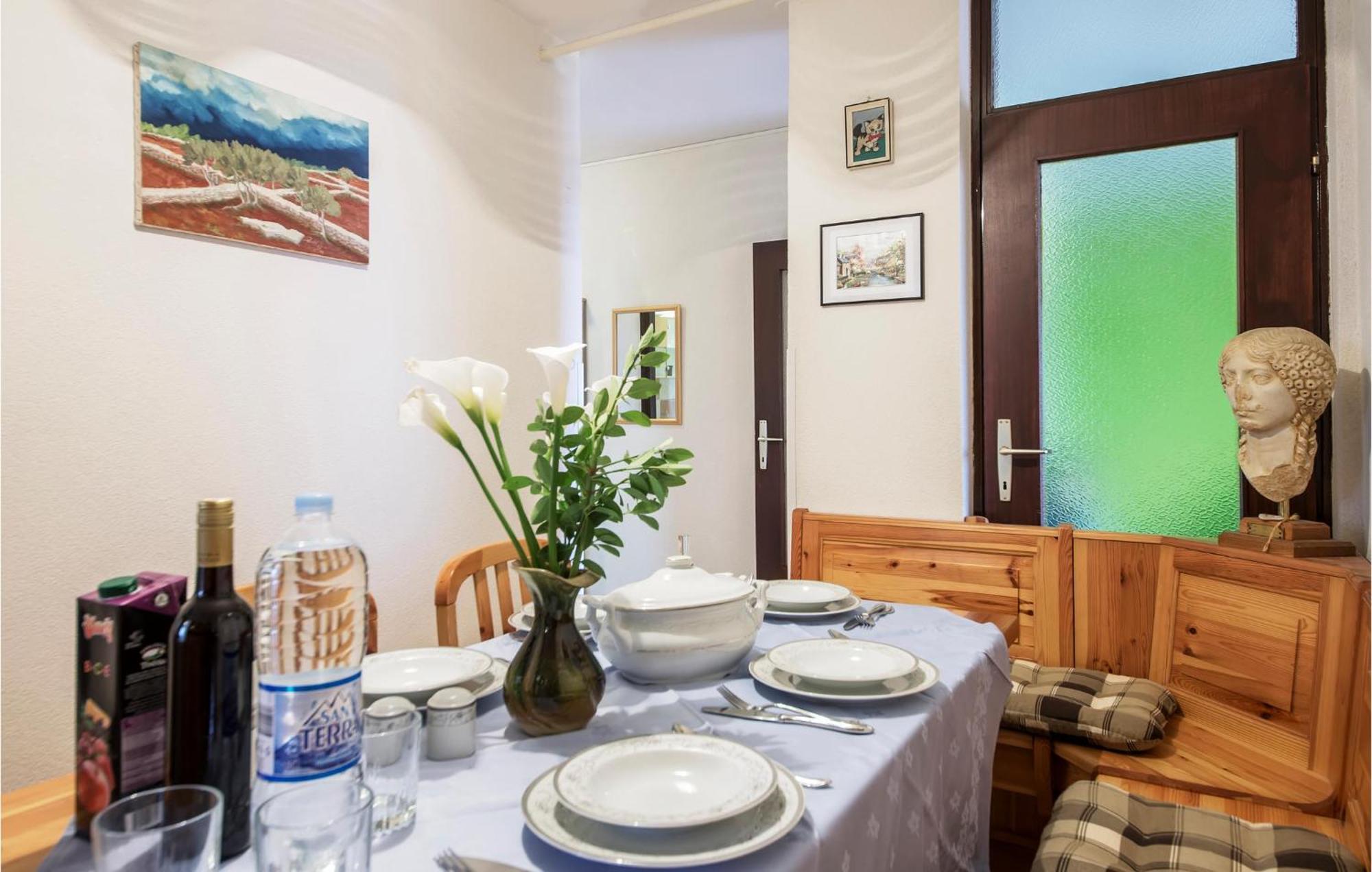 Gorgeous Apartment In Pula With House Sea View Exterior foto